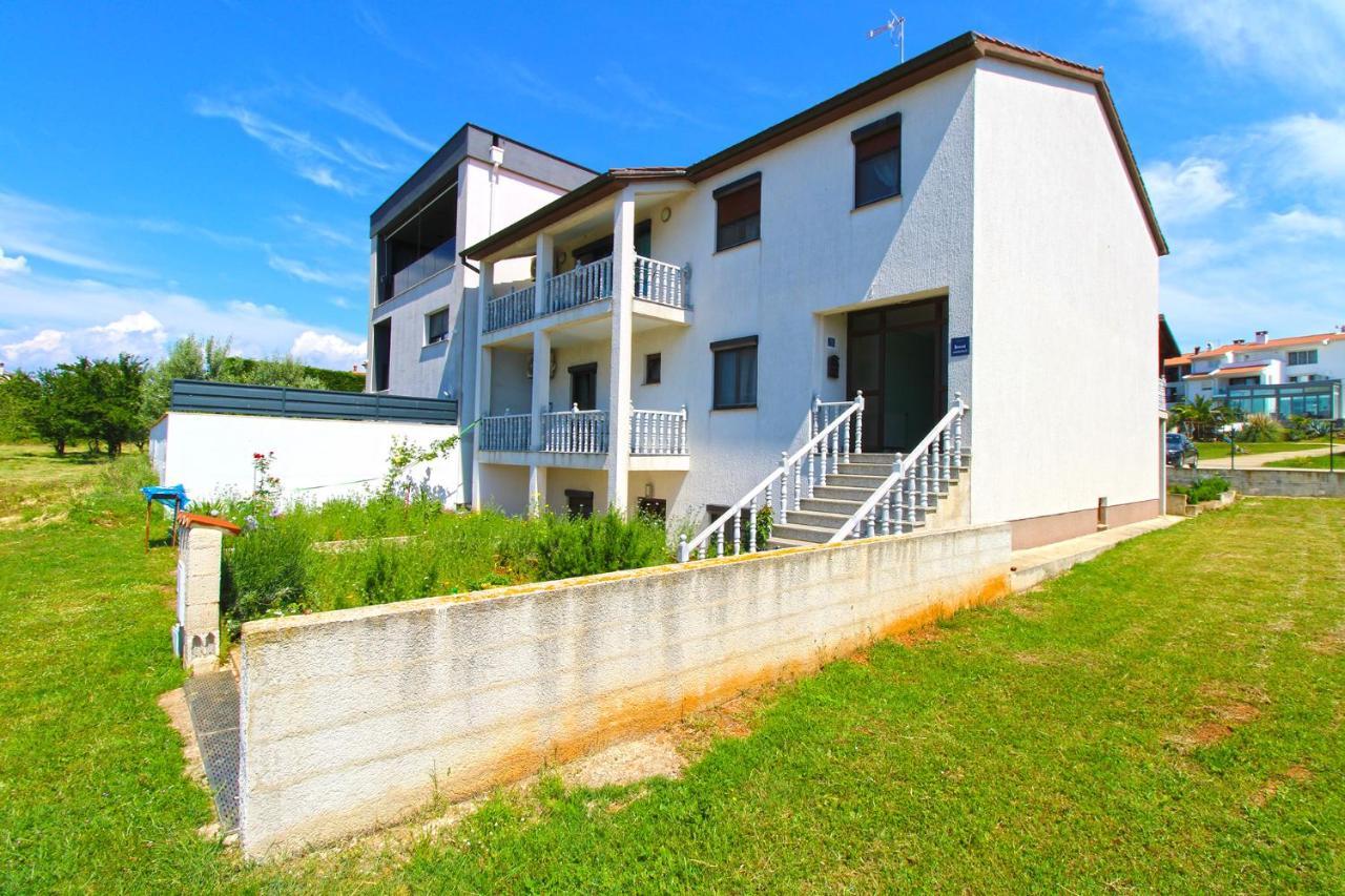Apartments Veroslava 2159 Pula Buitenkant foto