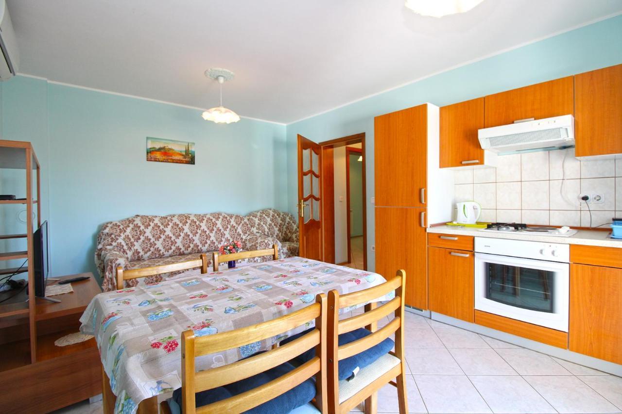 Apartments Veroslava 2159 Pula Buitenkant foto